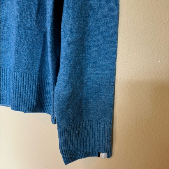 Revolve One Grey Day Sloane Cashmere Cardigan Blue NWT Size Medium - Picture 5 of 8
